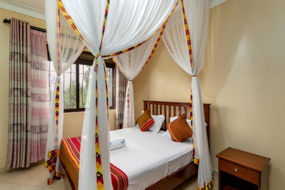 Victoria Breeze Suites, Entebbe Ngoại thất bức ảnh